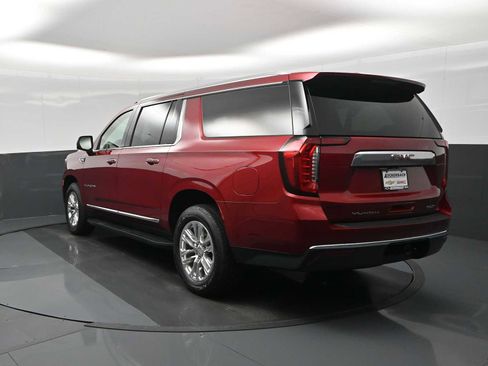 Used 2023 GMC Yukon XL SLT w/ SLT Premium Package image 2