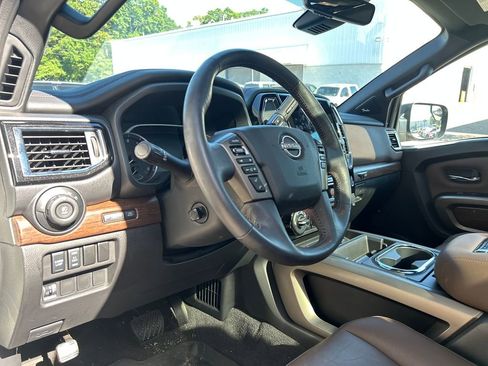 Used 2024 Nissan Titan Platinum Reserve w/ Moonroof Package AWD/4WD image 10