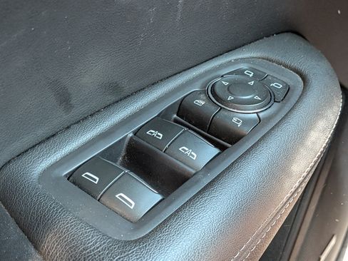 Used 2022 Cadillac XT5 Premium Luxury w/ Technology Package FWD image 22