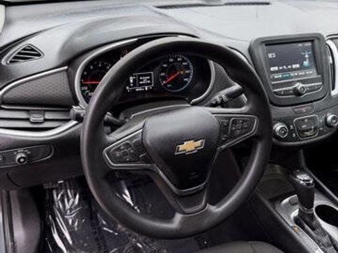 Used 2018 Chevrolet Malibu LS image 12