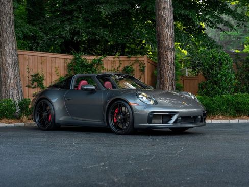 Used 2024 Porsche 911 Targa 4 GTS AWD/4WD image 5