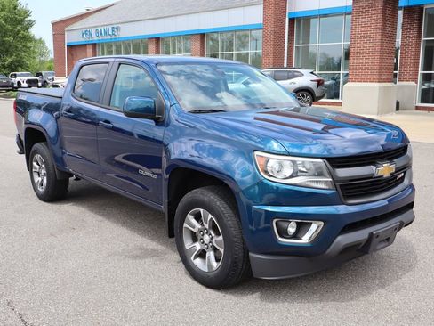 Used 2019 Chevrolet Colorado Z71 AWD/4WD image 2