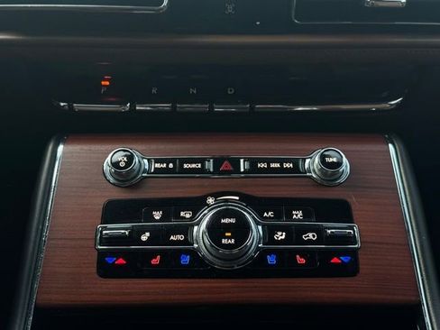 Used 2023 Lincoln Aviator Reserve w/ Equipment Group 201A image 34