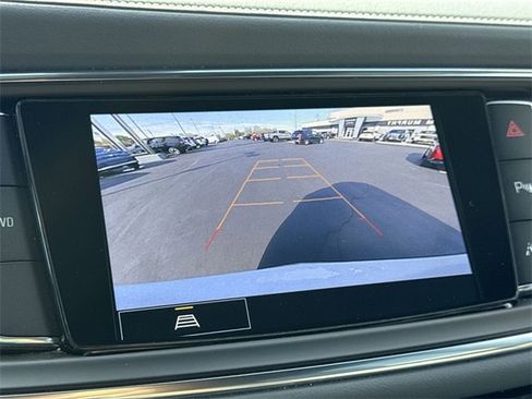 Used 2023 Buick Enclave Essence image 14