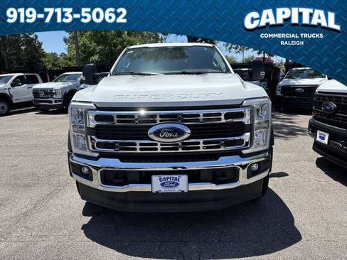 New 2025 Ford F450 XL w/ XL Chrome Package RWD image 3