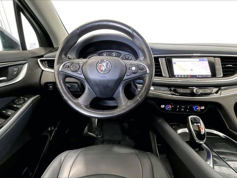 Used 2021 Buick Enclave Essence w/ Sound and Sites Package image 4