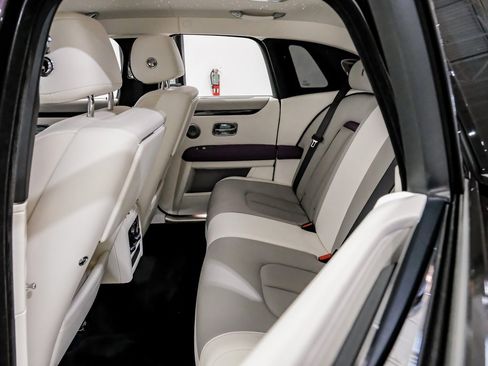 Used 2024 Rolls-Royce Ghost image 44