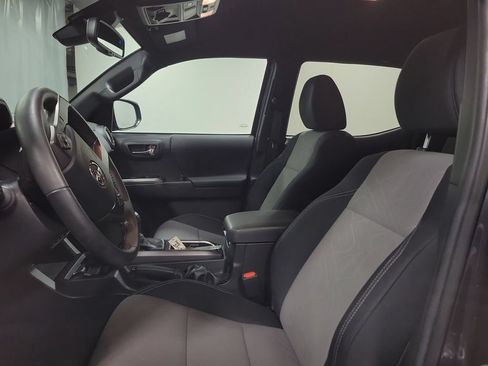 Used 2023 Toyota Tacoma TRD Off-Road AWD/4WD image 18