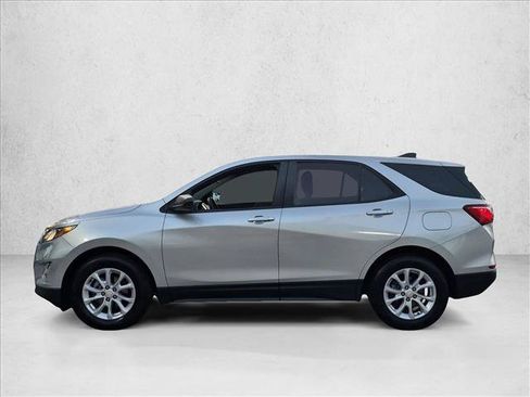 Used 2021 Chevrolet Equinox LS FWD image 9
