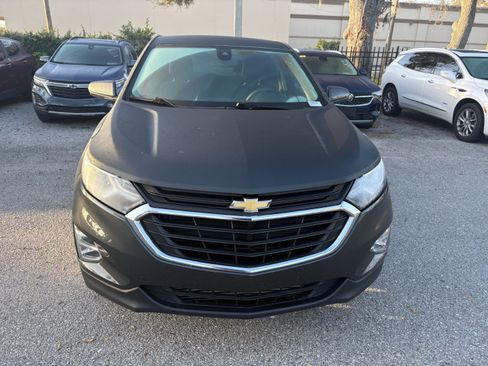 Used 2020 Chevrolet Equinox LT image 2