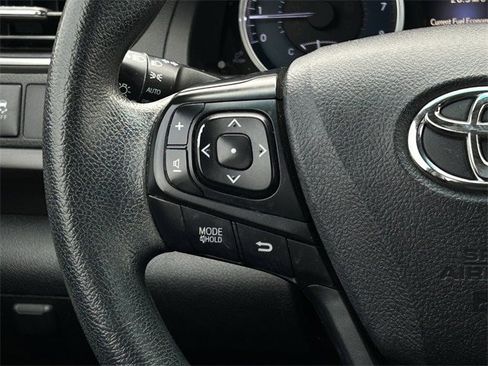 Used 2017 Toyota Camry image 15