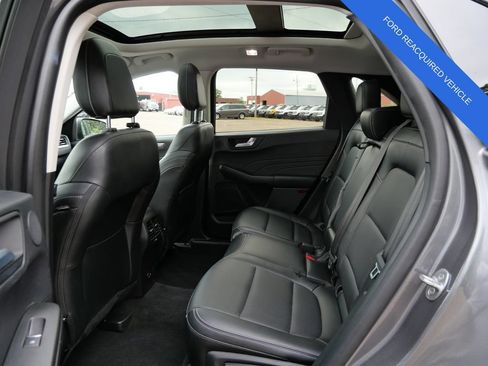 Used 2022 Ford Escape SEL w/ Technology Package FWD image 13