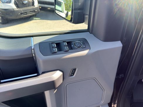 Used 2018 Ford F150 XLT w/ Equipment Group 302A Luxury image 25