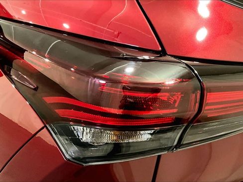 Used 2026 Toyota Highlander Platinum AWD/4WD image 27