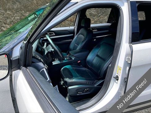 Used 2016 Ford Explorer XLT w/ Equipment Group 202A AWD/4WD image 22