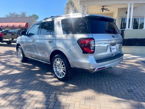 Used 2024 Ford Expedition Limited AWD/4WD image 3