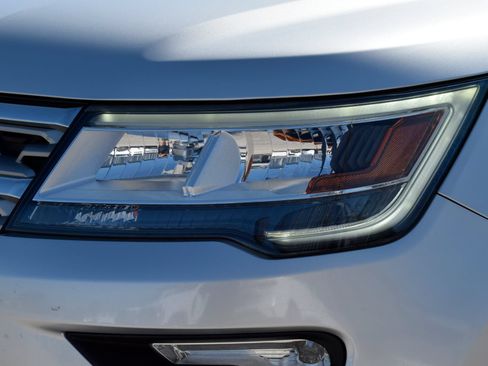 Used 2018 Ford Explorer Limited FWD image 24