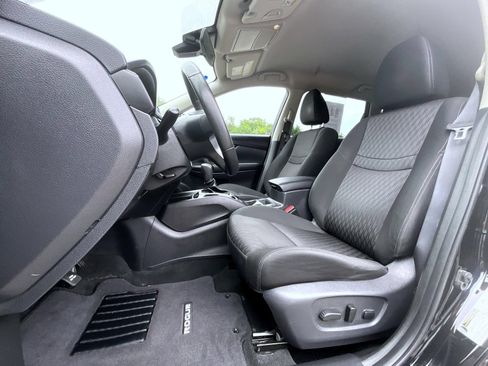 Used 2020 Nissan Rogue SV AWD/4WD image 11