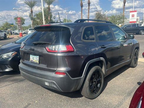 Used 2020 Jeep Cherokee Latitude Plus FWD image 2