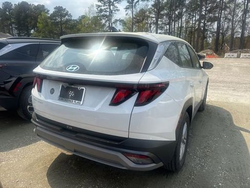 Used 2025 Hyundai Tucson SE image 7