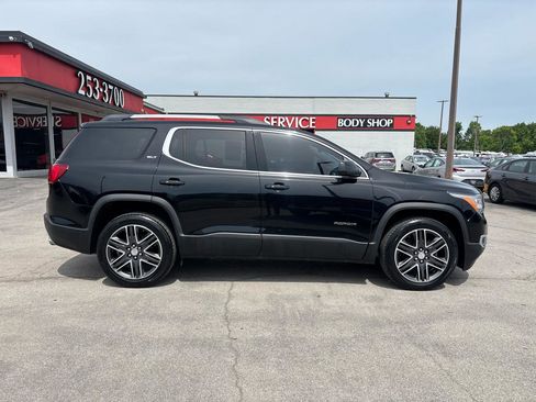 Used 2017 GMC Acadia SLT AWD/4WD image 2