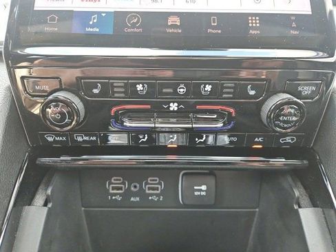 Used 2024 Jeep Grand Cherokee Overland w/ Trailer Tow Package image 13