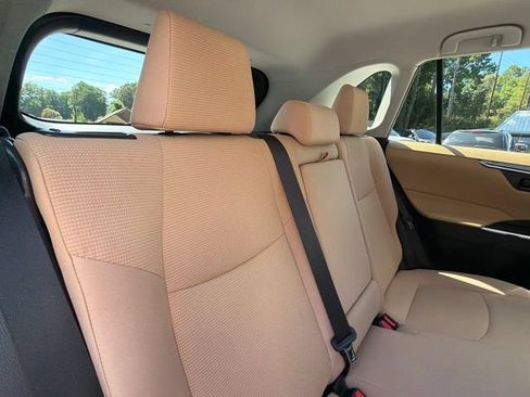 Used 2019 Toyota RAV4 LE FWD image 73