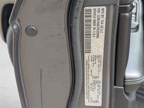 Used 2024 Jeep Grand Cherokee Laredo X w/ Luxury Tech Group I AWD/4WD image 25