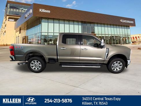Used 2023 Ford F250 Lariat w/ Chrome Package AWD/4WD image 9