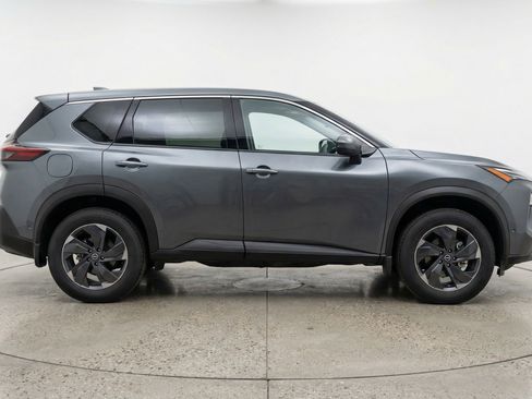Used 2025 Nissan Rogue SV image 11