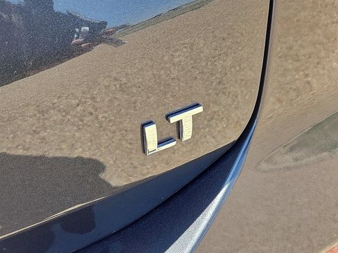 Used 2023 Chevrolet Equinox LT FWD image 13