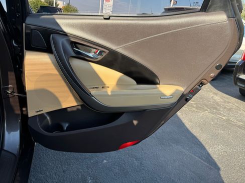 Used 2015 Hyundai Azera Limited image 21