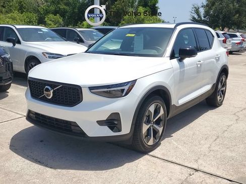 Certified 2026 Volvo XC40 B5 Plus AWD/4WD image 1