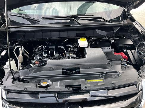 Certified 2025 Nissan Pathfinder SV FWD image 31