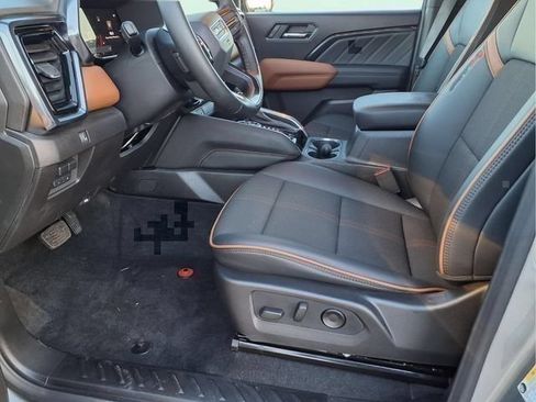 Used 2025 GMC Canyon AT4 AWD/4WD image 20