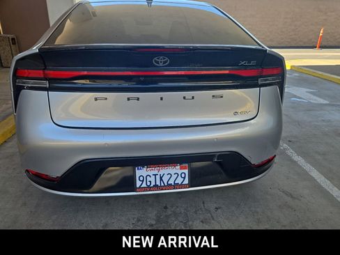 Used 2023 Toyota Prius XLE image 5