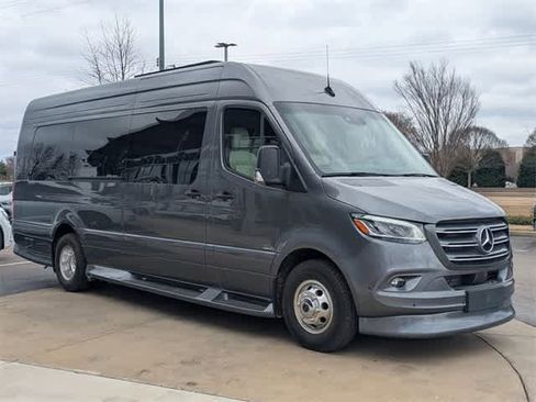 Used 2024 Mercedes-Benz Sprinter 3500 image 3