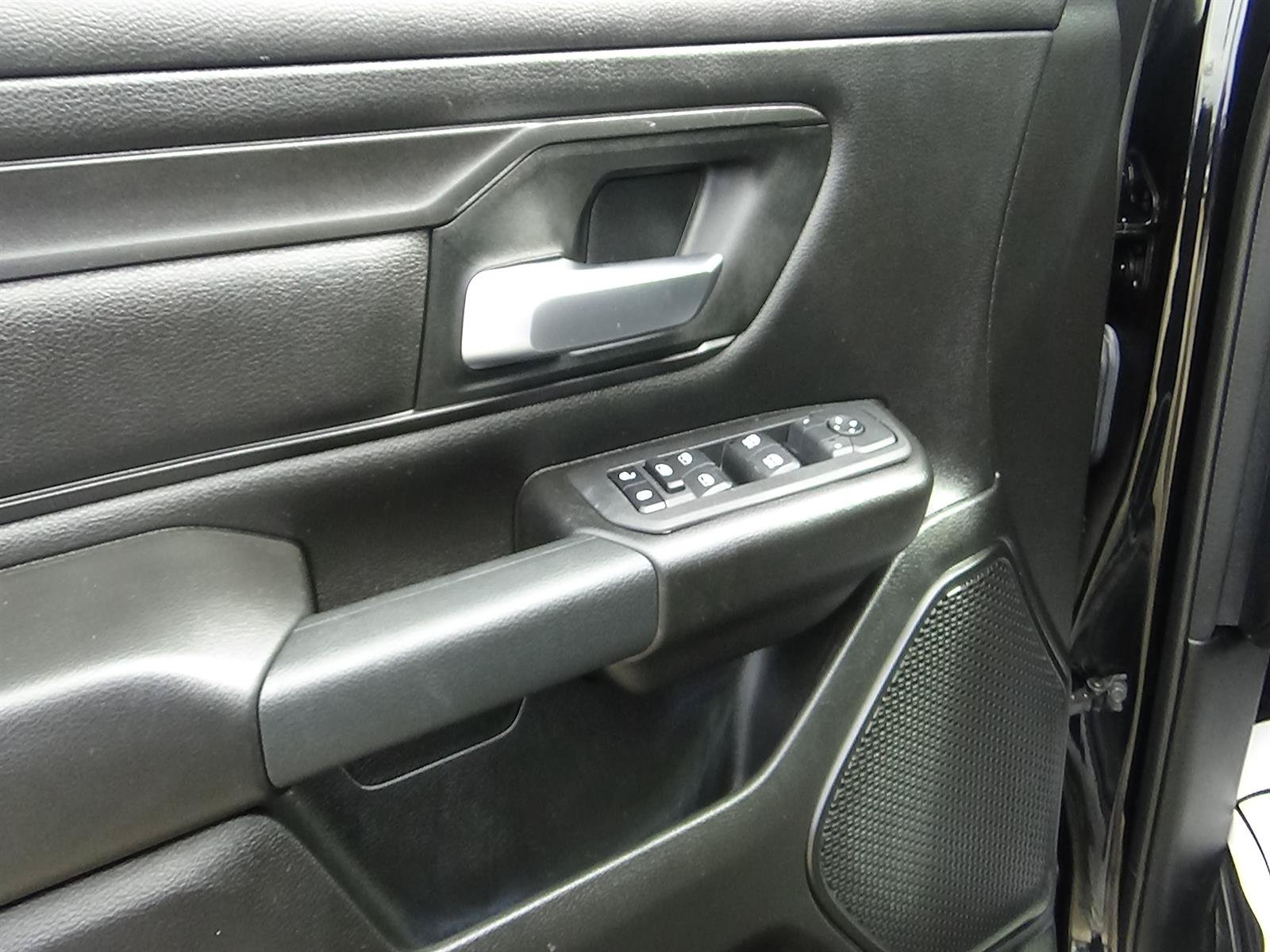 Used 2025 RAM 1500 Warlock AWD/4WD image 18