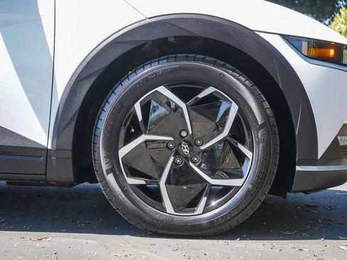 Certified 2024 Hyundai Ioniq 5 SEL RWD image 9