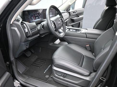 New 2025 Nissan Armada SV image 15