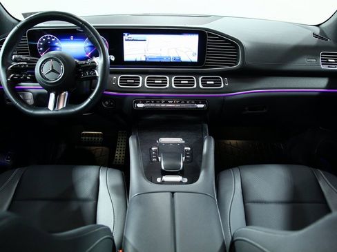 Used 2025 Mercedes-Benz GLS 450 4MATIC image 4