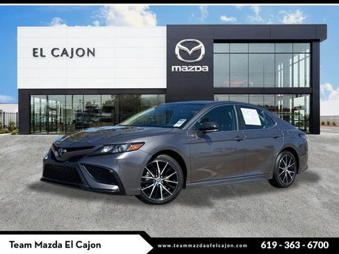 Used 2024 Toyota Camry SE image 1