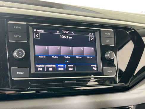 Used 2022 Volkswagen Taos S image 14