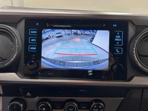 Used 2019 Toyota Tacoma SR5 AWD/4WD image 20