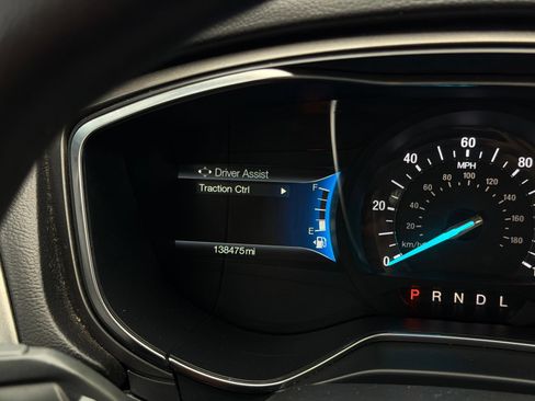Used 2018 Ford Fusion SE FWD image 29