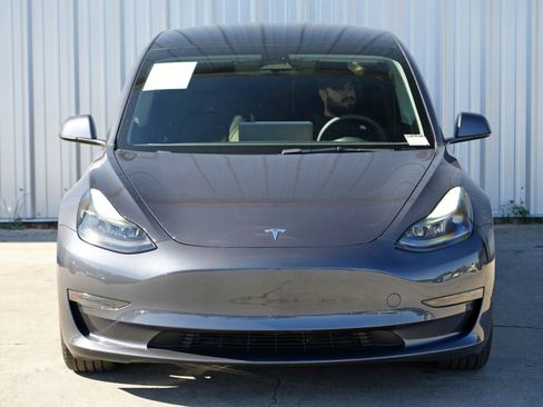 Used 2023 Tesla Model 3 Standard Range image 43