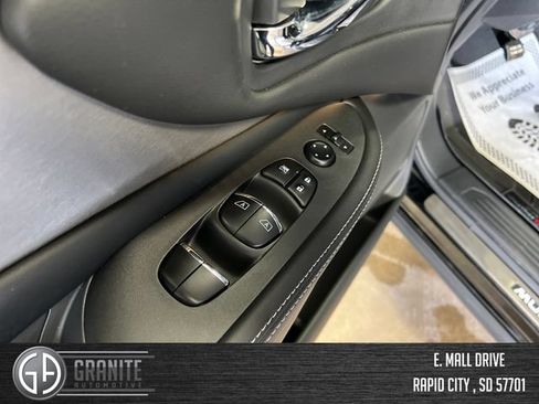 Used 2024 Nissan Murano SL AWD/4WD image 12