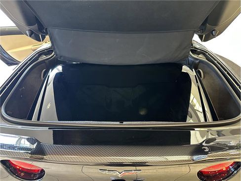 Used 2011 Chevrolet Corvette Grand Sport w/ Preferred Equipment Group image 18