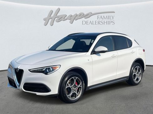 Used 2022 Alfa Romeo Stelvio Ti image 1