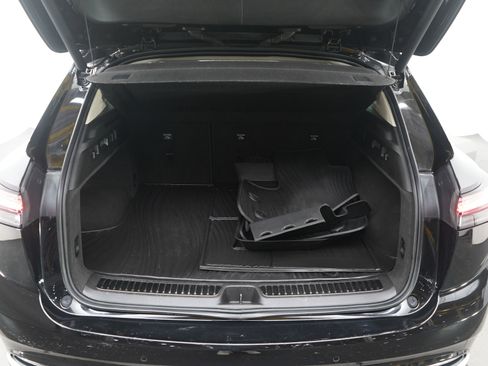 Used 2021 Buick Envision Avenir w/ Technology Package II image 17